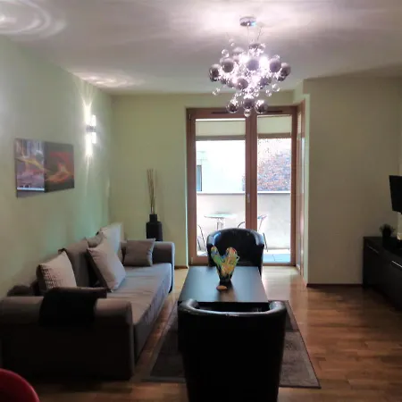 Angel Plaza Apartment *